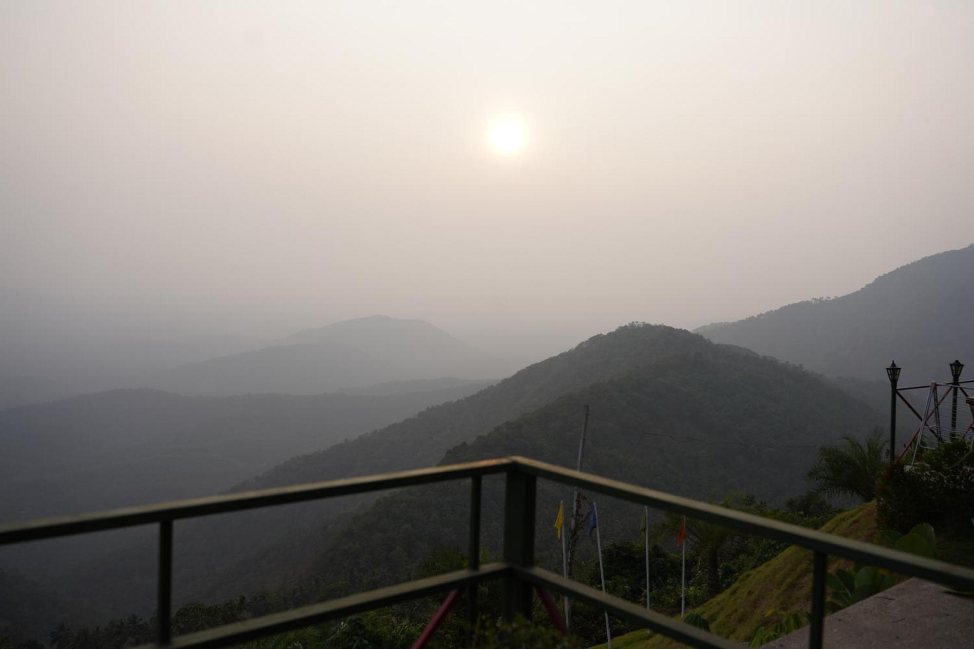 Mount Stratus Resort Vayalada Balussery Dış mekan fotoğraf